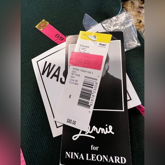 Nina Leonard hunter green, fringe bottom sweater size M, new with tags - Picture 5 of 6